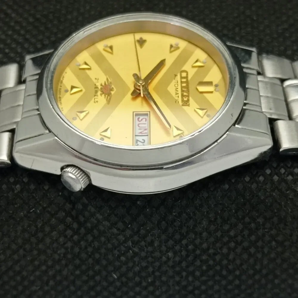 Vintage 1984 Citizen Automatic Mens Silver Watch W/daydate & Gold accents